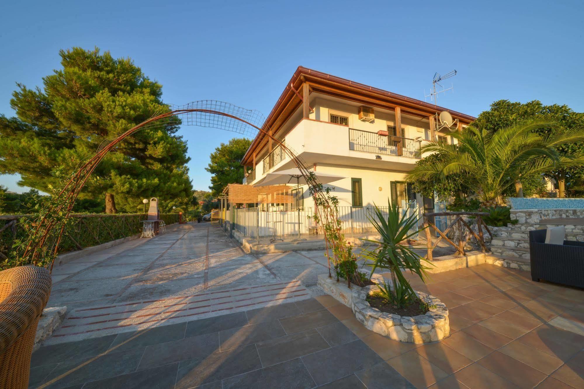 B&B Villa Nicoletta Peschici Exterior photo